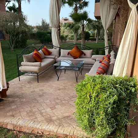 Appartement Elegant Avec Vue Sur Piscine Jardin Verdoyant Et Wifi Ultra Rapide Marrakesh Exterior photo