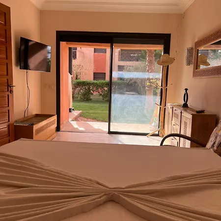 Appartement Elegant Avec Vue Sur Piscine Jardin Verdoyant Et Wifi Ultra Rapide Marrakesh Exterior photo